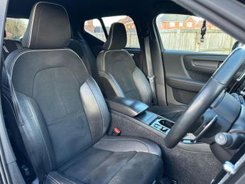 Volvo XC40 2.0 T5 R-Design Auto AWD Euro 6 (s/s) 5dr