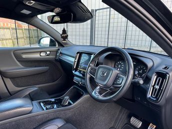 Volvo XC40 2.0 T5 R-Design Auto AWD Euro 6 (s/s) 5dr