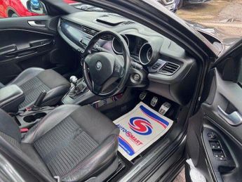 Alfa Romeo Giulietta 2.0 JTDM-2 Veloce Euro 5 (s/s) 5dr