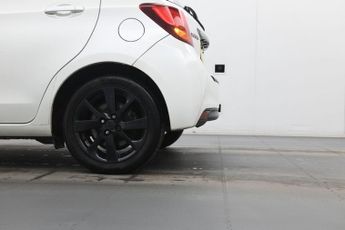 Toyota Yaris 1.5 VVT-h Excel E-CVT Euro 6 5dr (15in Alloy)