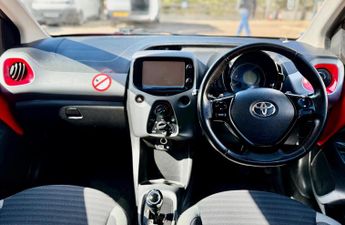 Toyota AYGO 1.0 VVT-i x-play x-shift Euro 6 5dr