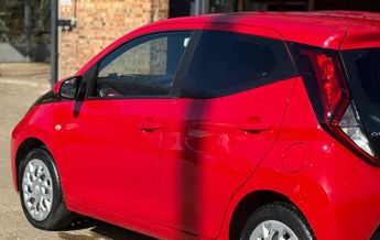 Toyota AYGO 1.0 VVT-i x-play x-shift Euro 6 5dr