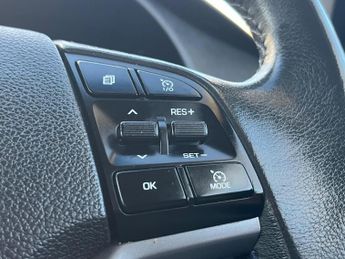 Hyundai TUCSON 2.0 CRDi SE Nav Auto 4WD Euro 6 5dr