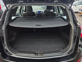 Hyundai i30 1.6 CRDi Blue Drive SE Tourer Euro 6 (s/s) 5dr