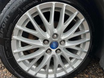 Ford Focus 1.0T EcoBoost Zetec Euro 5 (s/s) 5dr
