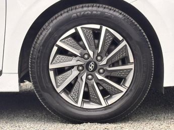 Hyundai IONIQ 38.3kWh Premium Auto 5dr