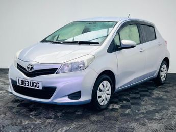 Toyota Yaris 1.33 Dual VVT-i TR Hatchback 5dr Petrol Multidrive S Euro 5 (101