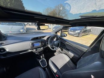 Toyota Yaris 1.5 VVT-h Excel E-CVT Euro 6 (s/s) 5dr (15in Alloy)