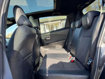 Toyota Yaris 1.5 VVT-h Excel E-CVT Euro 6 (s/s) 5dr (15in Alloy)