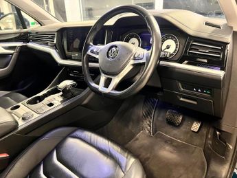 Volkswagen Touareg 3.0 TDI V6 SEL Tiptronic 4Motion Euro 6 (s/s) 5dr