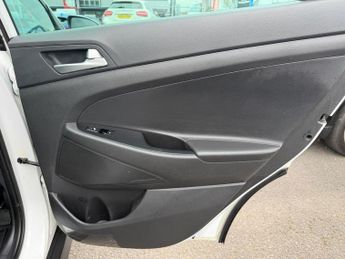 Hyundai TUCSON 1.7 CRDi Blue Drive Premium DCT Euro 6 (s/s) 5dr