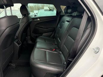Hyundai TUCSON 1.7 CRDi Blue Drive Premium DCT Euro 6 (s/s) 5dr