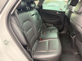 Hyundai TUCSON 1.7 CRDi Blue Drive Premium DCT Euro 6 (s/s) 5dr