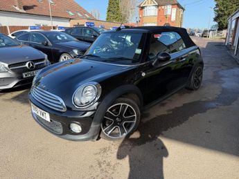 MINI Convertible 2.0 Cooper D Auto Euro 5 2dr