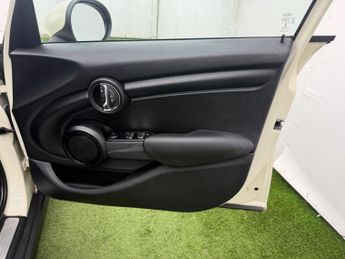 MINI Hatch 1.5 Cooper Euro 6 (s/s) 5dr