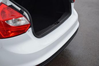 Ford Focus 1.0T EcoBoost Zetec Euro 5 (s/s) 5dr