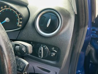 Ford Fiesta 1.0T EcoBoost Zetec Hatchback 3dr Petrol Powershift Euro 5 (100 