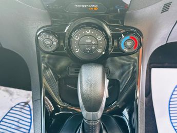 Ford Fiesta 1.0T EcoBoost Zetec Hatchback 3dr Petrol Powershift Euro 5 (100 