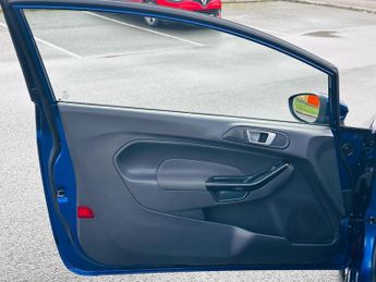 Ford Fiesta 1.0T EcoBoost Zetec Hatchback 3dr Petrol Powershift Euro 5 (100 