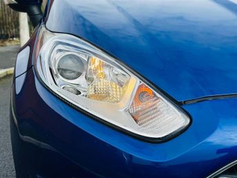 Ford Fiesta 1.0T EcoBoost Zetec Hatchback 3dr Petrol Powershift Euro 5 (100 