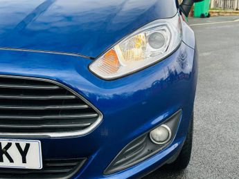 Ford Fiesta 1.0T EcoBoost Zetec Hatchback 3dr Petrol Powershift Euro 5 (100 