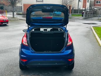 Ford Fiesta 1.0T EcoBoost Zetec Hatchback 3dr Petrol Powershift Euro 5 (100 