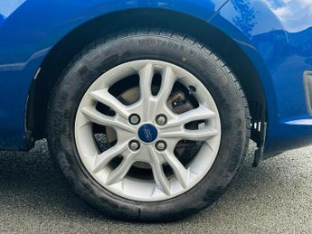 Ford Fiesta 1.0T EcoBoost Zetec Hatchback 3dr Petrol Powershift Euro 5 (100 