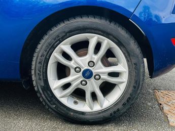 Ford Fiesta 1.0T EcoBoost Zetec Hatchback 3dr Petrol Powershift Euro 5 (100 