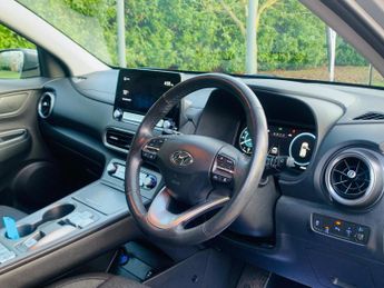 Hyundai KONA 64kWh Premium Auto 5dr (10.5kW Charger)