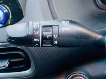 Hyundai KONA 64kWh Premium Auto 5dr (10.5kW Charger)