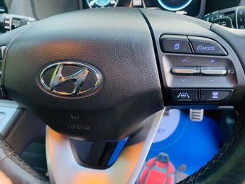 Hyundai KONA 64kWh Premium Auto 5dr (10.5kW Charger)