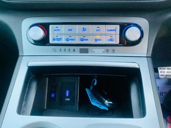 Hyundai KONA 64kWh Premium Auto 5dr (10.5kW Charger)