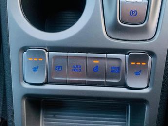 Hyundai KONA 64kWh Premium Auto 5dr (10.5kW Charger)