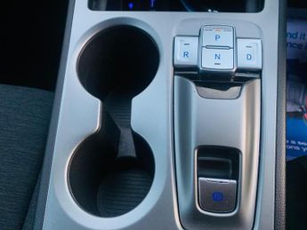 Hyundai KONA 64kWh Premium Auto 5dr (10.5kW Charger)