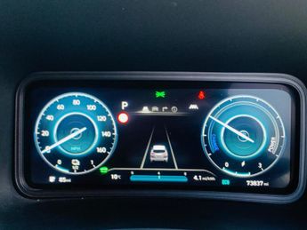 Hyundai KONA 64kWh Premium Auto 5dr (10.5kW Charger)