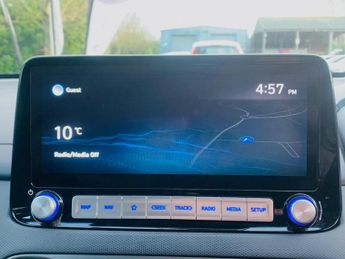 Hyundai KONA 64kWh Premium Auto 5dr (10.5kW Charger)