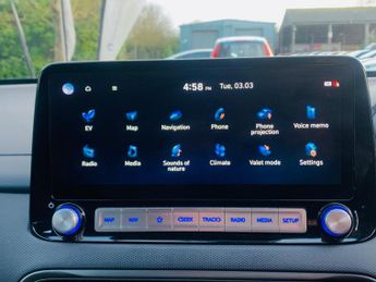 Hyundai KONA 64kWh Premium Auto 5dr (10.5kW Charger)