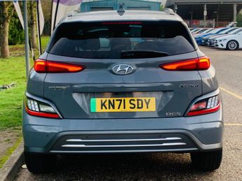 Hyundai KONA 64kWh Premium Auto 5dr (10.5kW Charger)
