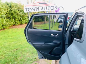 Hyundai KONA 64kWh Premium Auto 5dr (10.5kW Charger)