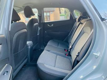 Hyundai KONA 64kWh Premium Auto 5dr (10.5kW Charger)
