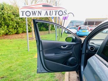 Hyundai KONA 64kWh Premium Auto 5dr (10.5kW Charger)