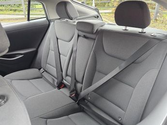Hyundai IONIQ 1.6 h-GDi Premium Hatchback 5dr Petrol Hybrid DCT Euro 6 (s/s) (