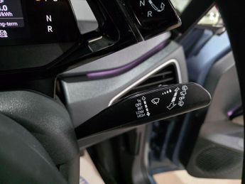 Volkswagen ID.3 Pro Performance 58kWh Life Auto 5dr