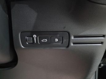 Volvo XC40 1.5h T4 Recharge 10.7kWh Plus Auto Euro 6 (s/s) 5dr