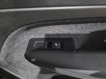 Volvo XC40 1.5h T4 Recharge 10.7kWh Plus Auto Euro 6 (s/s) 5dr