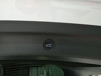 Tesla Model Y (Dual Motor) Long Range Auto 4WDE 5dr