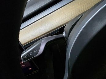 Tesla Model Y (Dual Motor) Long Range Auto 4WDE 5dr