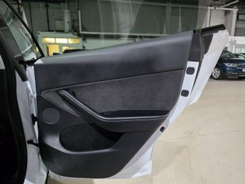 Tesla Model Y (Dual Motor) Long Range Auto 4WDE 5dr