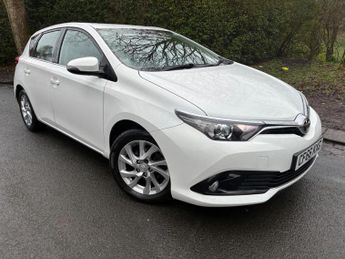 Toyota Auris 1.2 VVT-i Icon Euro 6 (s/s) 5dr (Safety Sense)
