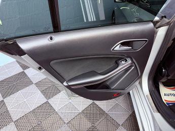 Mercedes-Benz CLA 2.1 CLA220d AMG Line Shooting Brake 7G-DCT Euro 6 (s/s) 5dr